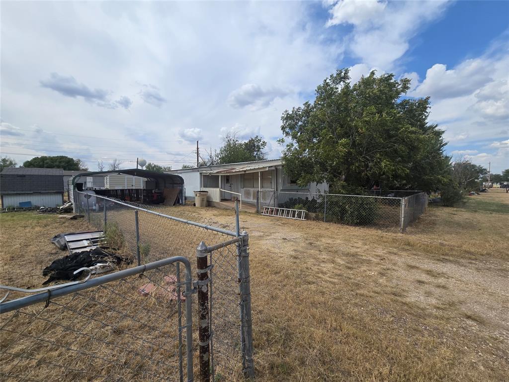 112 La Salle Drive