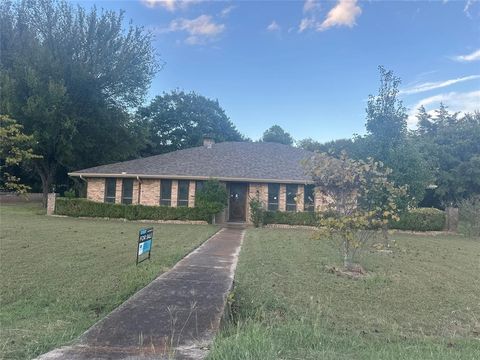 103 Red Bud Court Oak Leaf TX 75154