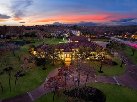 Photo of 1075 W Dove Road, Southlake, TX 76092 (MLS # 21369575)