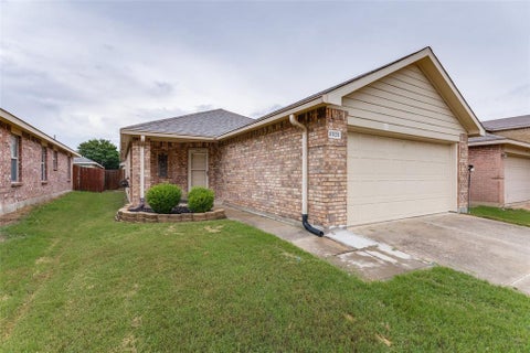Photo of 8828 Valley River Drive, Fort Worth, TX 76244 (MLS # 21308169)