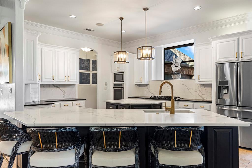 2101 Surrey Lane