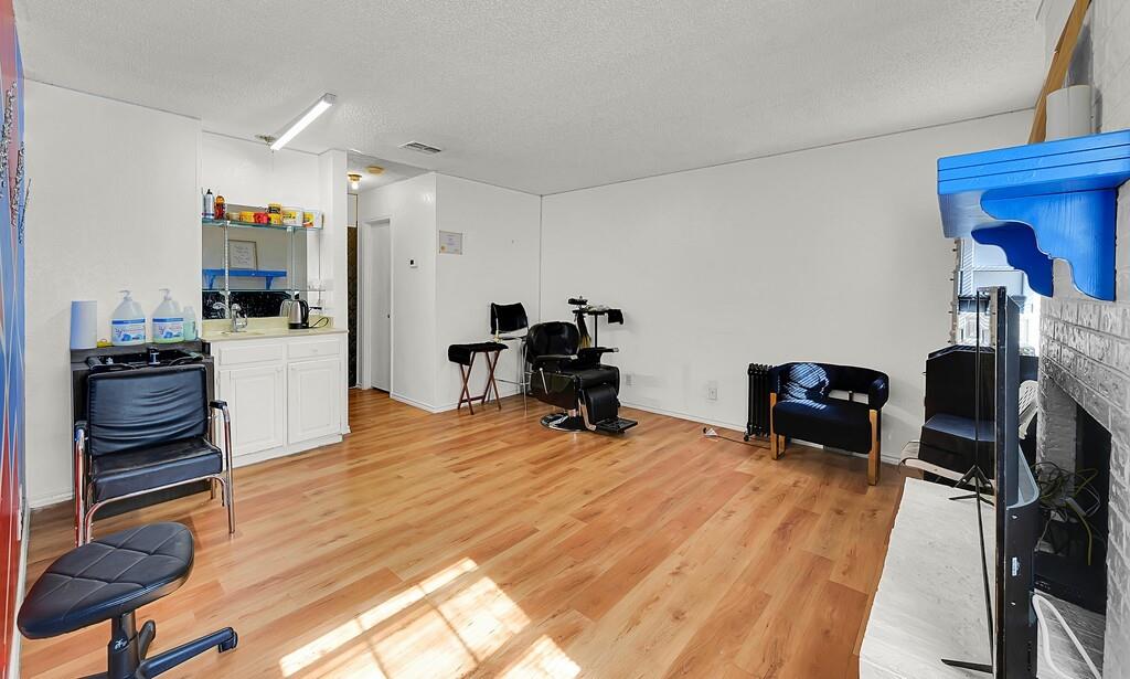 2409 Macarthur Drive