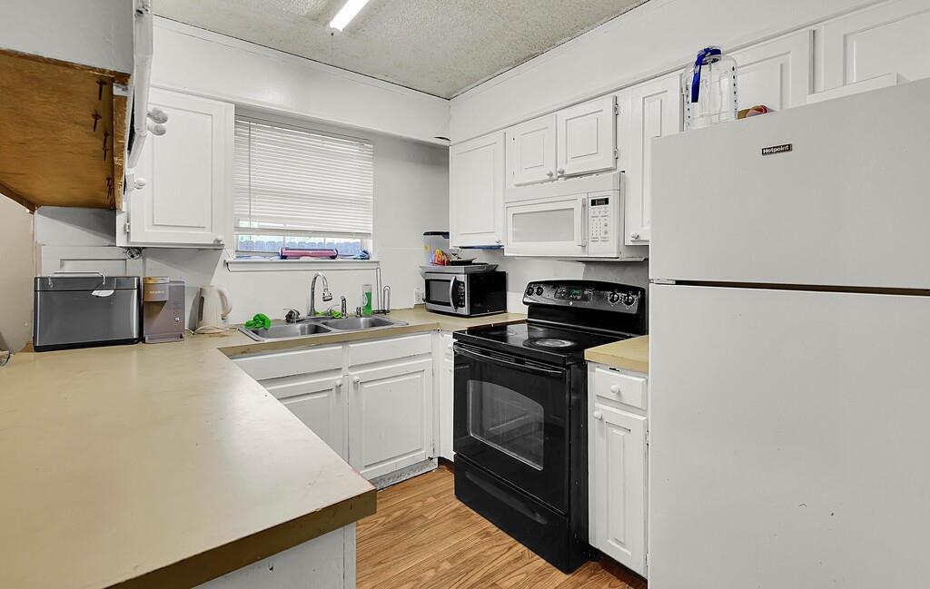 2409 Macarthur Drive