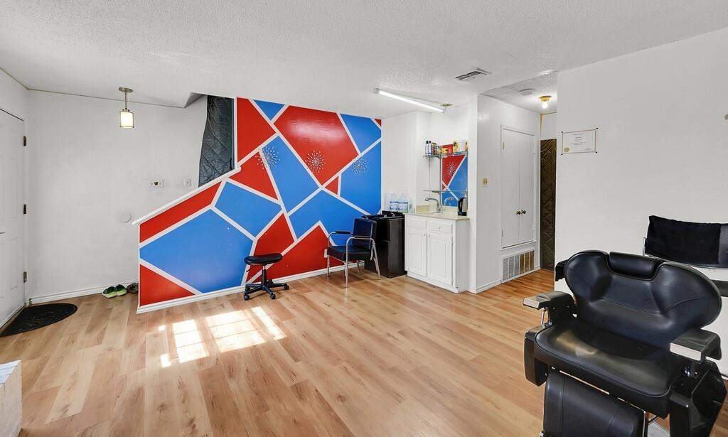 2409 Macarthur Drive