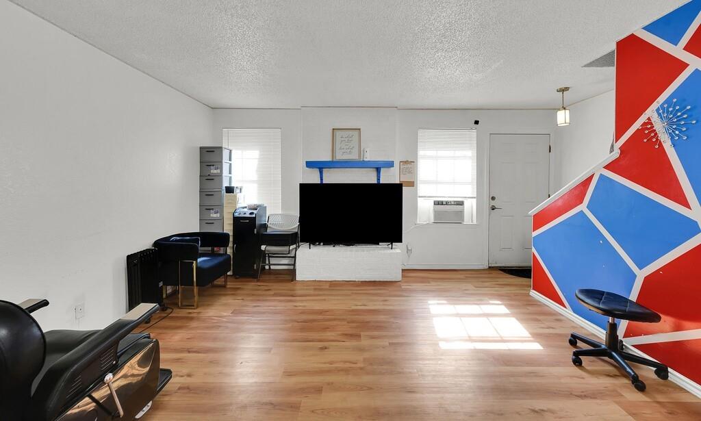 2409 Macarthur Drive