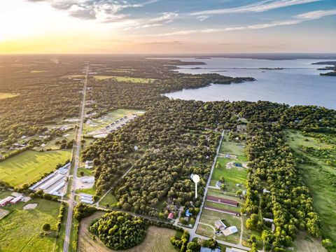 208 N Old Indian Trail Tool TX 75143