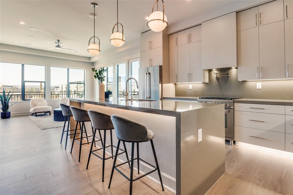 1900 S Ervay Street 307