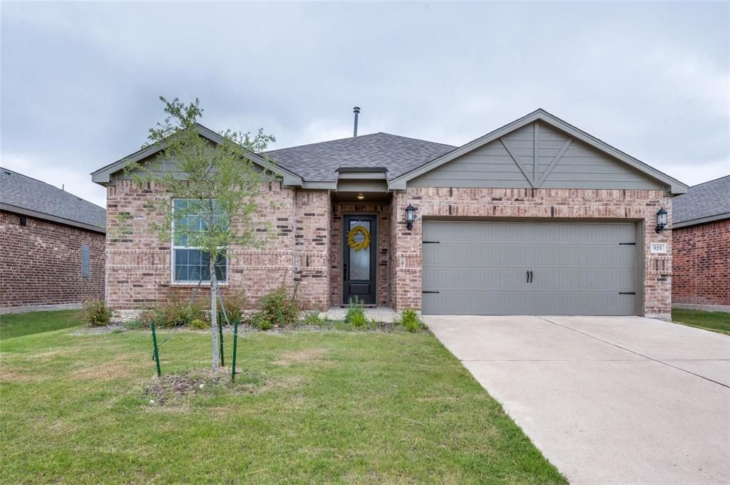 Photo of 925 Emerson Drive, Anna, TX 75409 (MLS # 21268360)