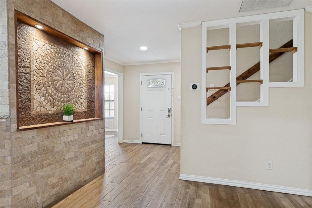 4220 Canyon Trail