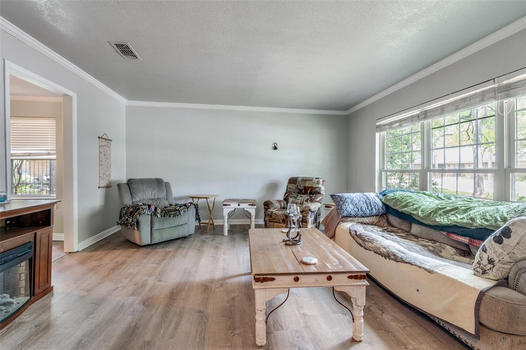 1610 Ridgeview Drive