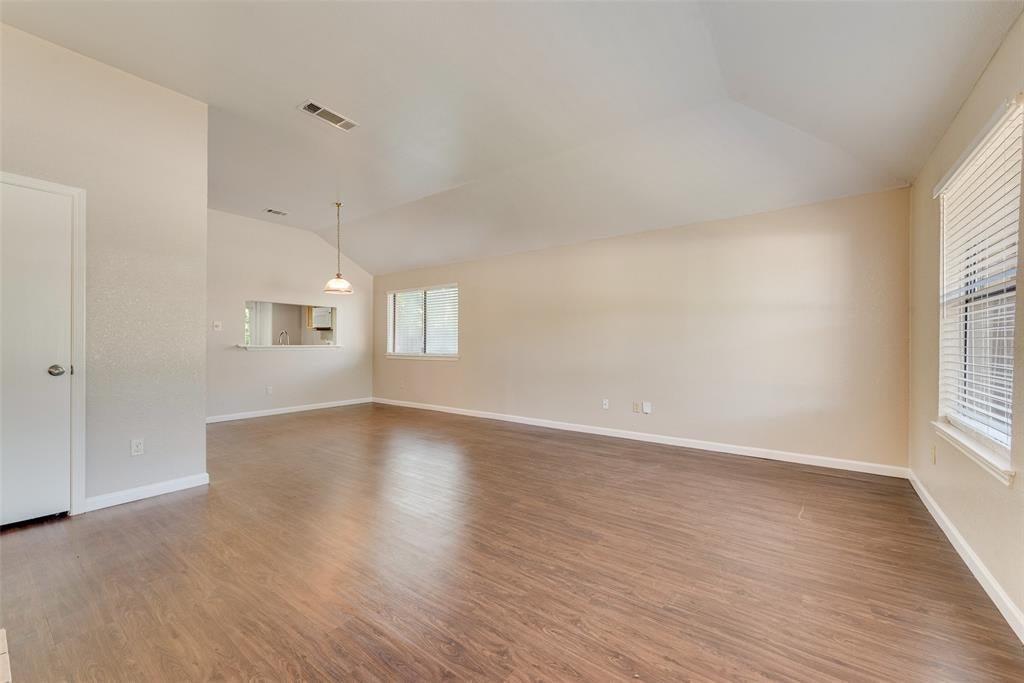 208 E Denton Drive