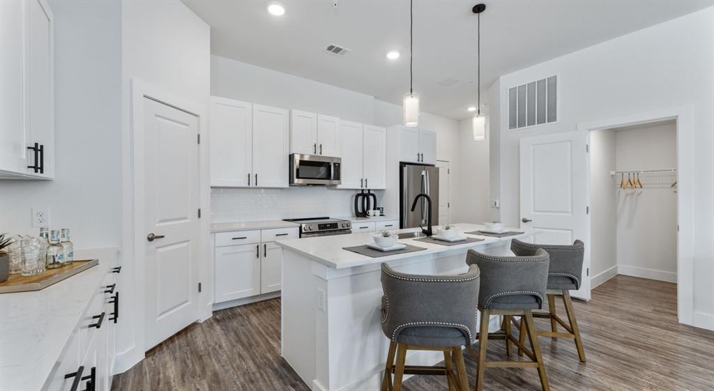 3800 W Lamberth Road 2601