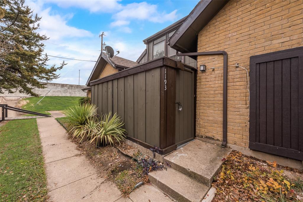 Condo Country Creek - Residential