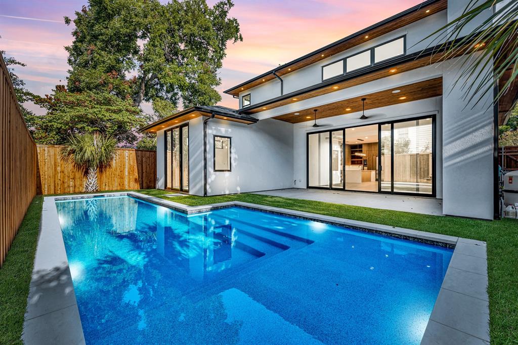 WILSHIRE HEIGHTS - Residential