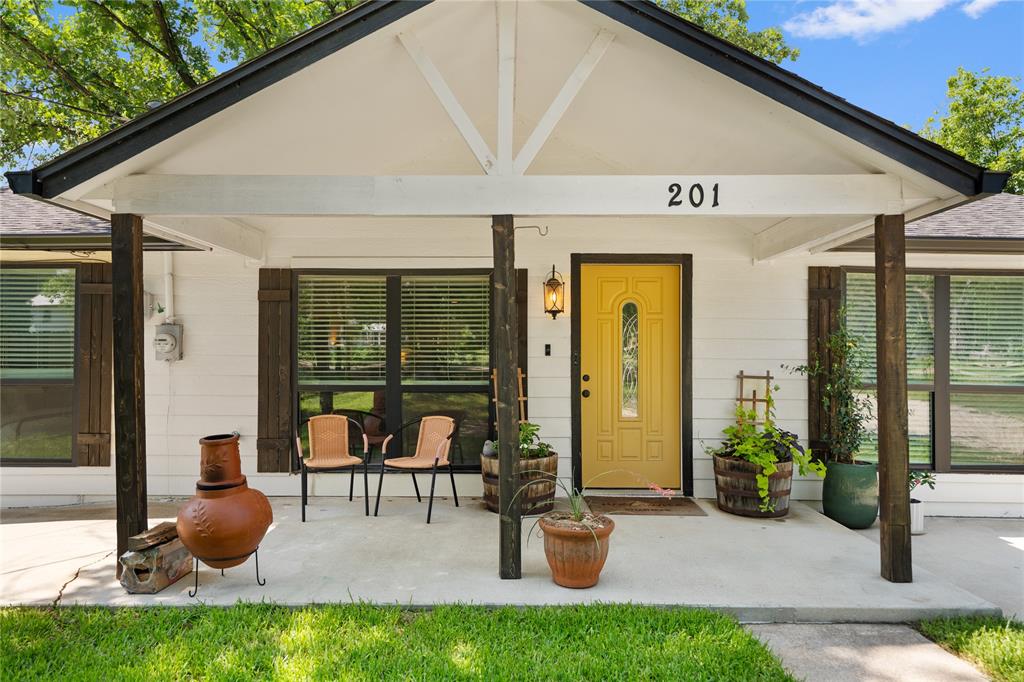 201 W Tinsley Drive