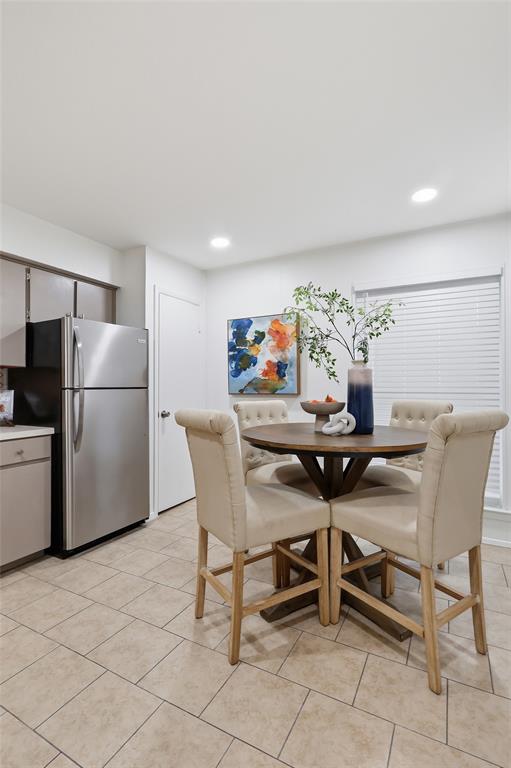 Los Nogales Condo - Residential