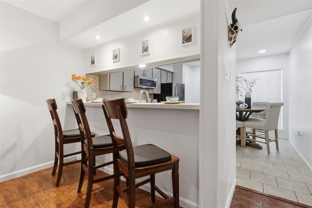 Los Nogales Condo - Residential