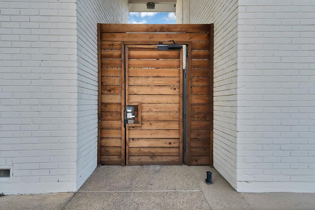 Los Nogales Condo - Residential