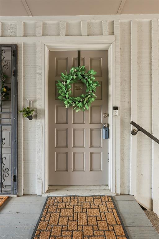 Los Nogales Condo - Residential