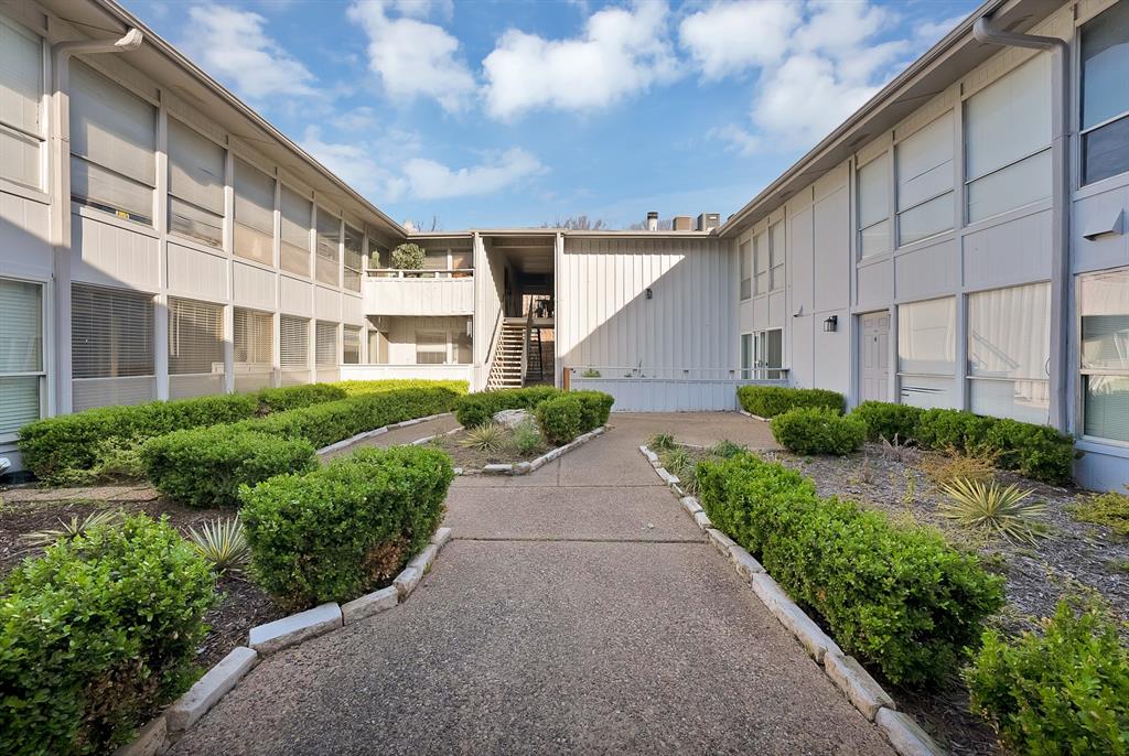 Los Nogales Condo - Residential