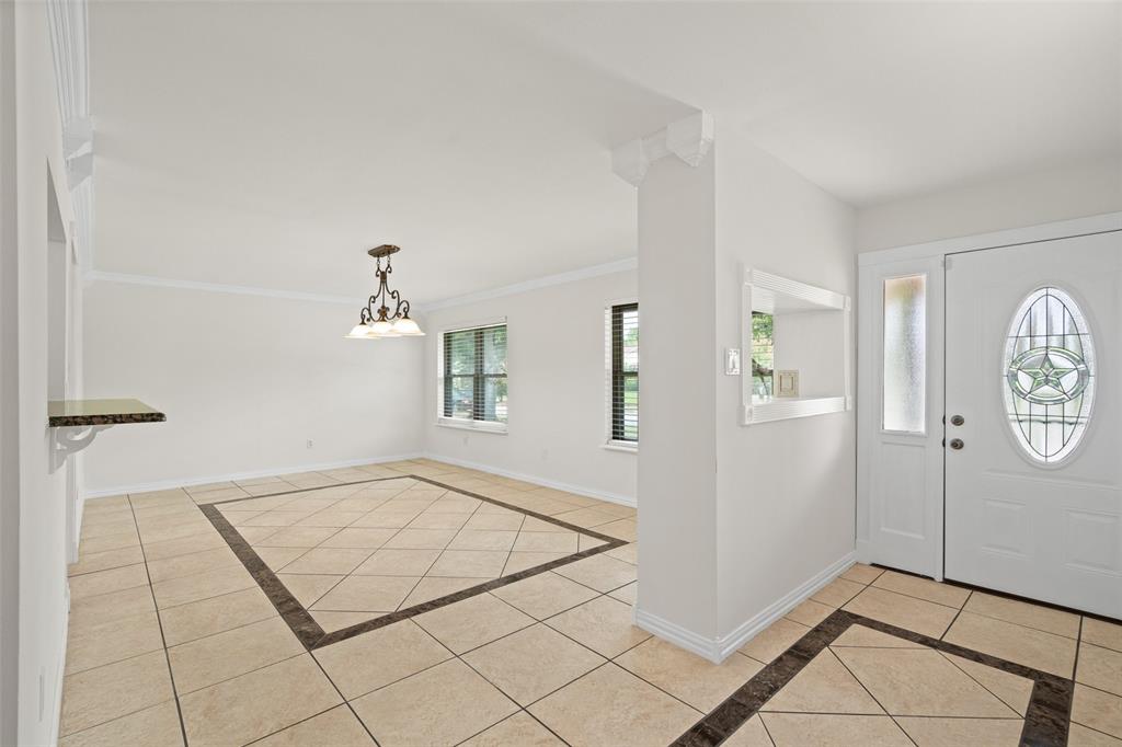 909 Fair Oaks Drive