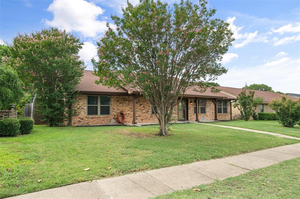 909 Fair Oaks Drive