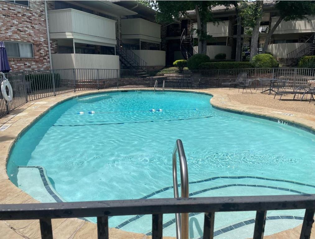 Royal Oaks Condo - Residential Lease