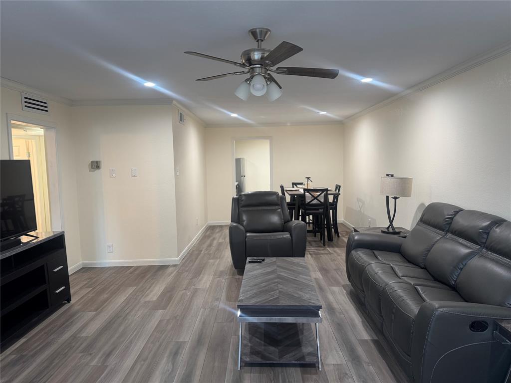 Royal Oaks Condo - Residential Lease