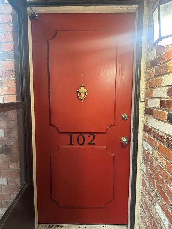 Royal Oaks Condo - Residential Lease