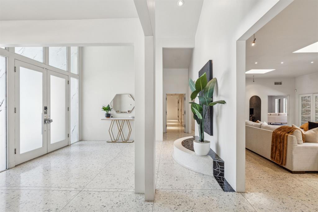 5511 Royal Lane