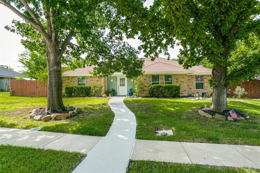 909 Hillside Lane
