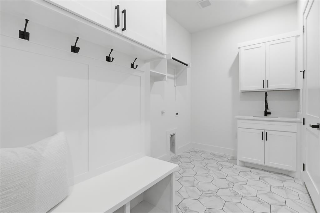 3906 Harlingen Street