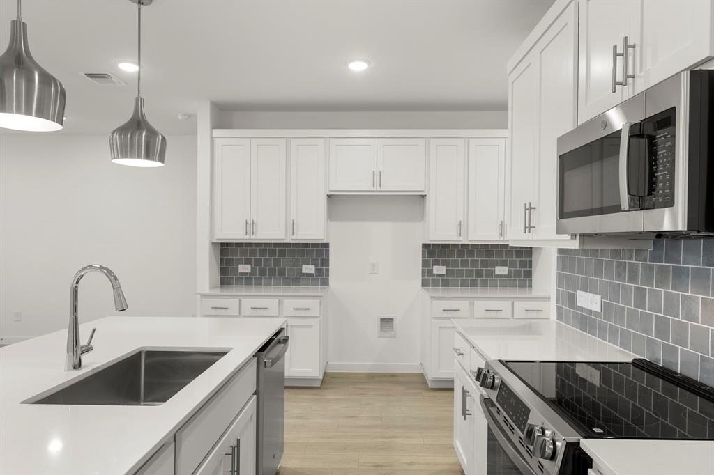 Sereno Oaks at Buckner Terrace - Residential