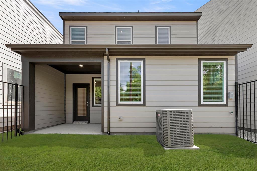 Sereno Oaks at Buckner Terrace - Residential