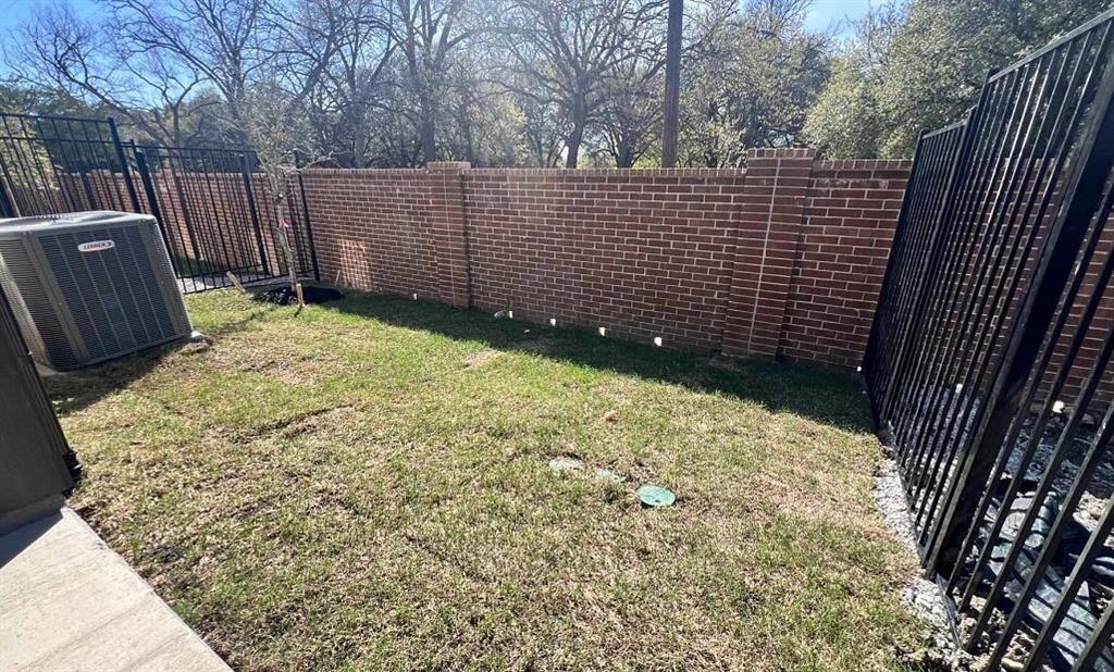 Sereno Oaks at Buckner Terrace - Residential