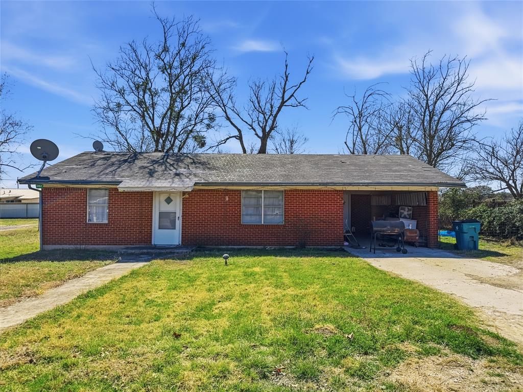 Photo of 367 W Allen Street, Evant, TX 76525 (MLS # 21192807)