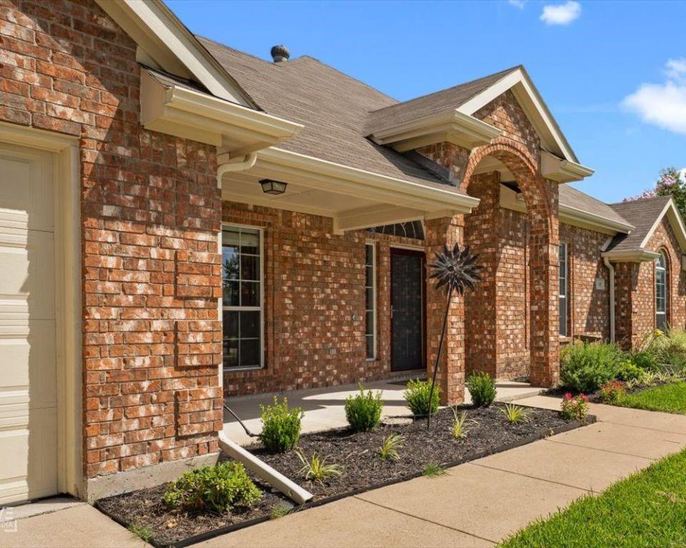 300 Glen Oak Trail