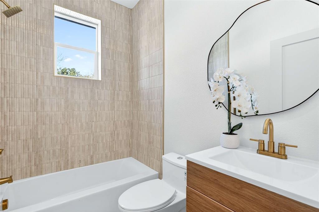 Dallas Land & Loan 02 - Residential