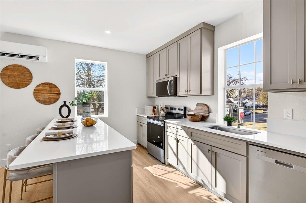 Dallas Land & Loan 02 - Residential