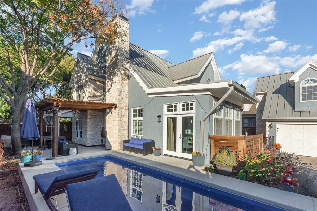 5235 Lakehill Boulevard