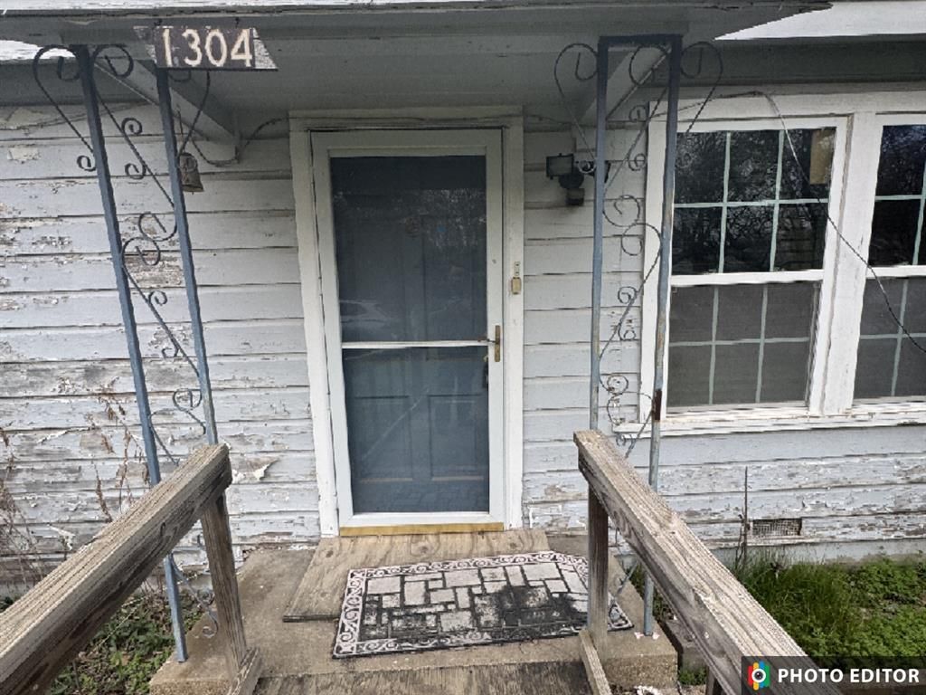 Photo of 1304 N Wood Street, Cleburne, TX 76033 (MLS # 21208356)