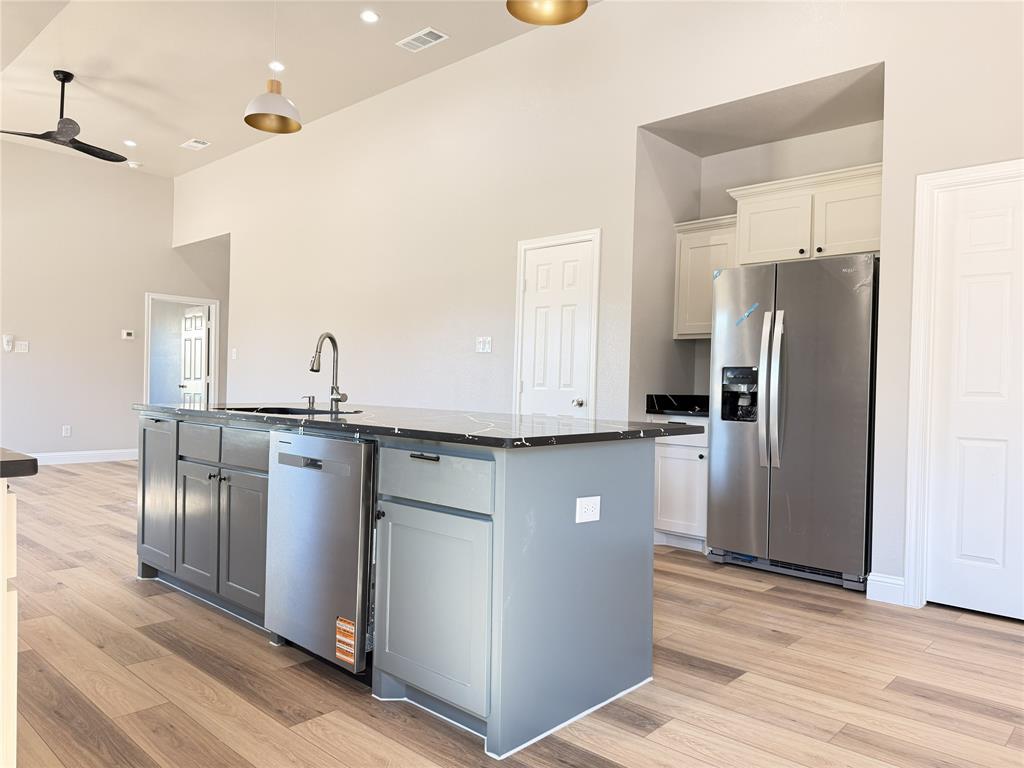 COLLEGE HILL - Residential