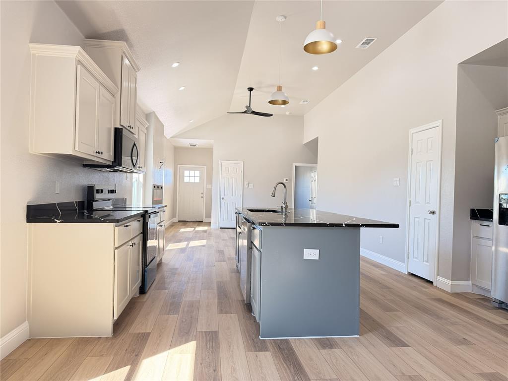 COLLEGE HILL - Residential