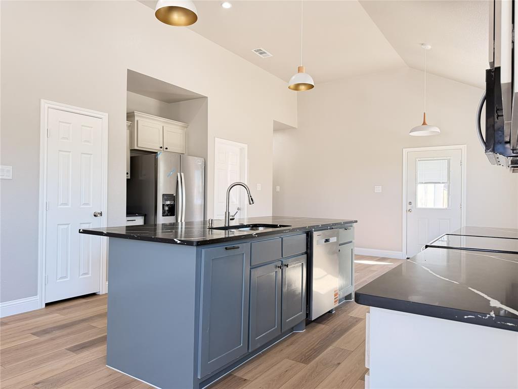 COLLEGE HILL - Residential