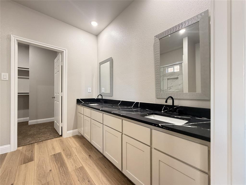 COLLEGE HILL - Residential