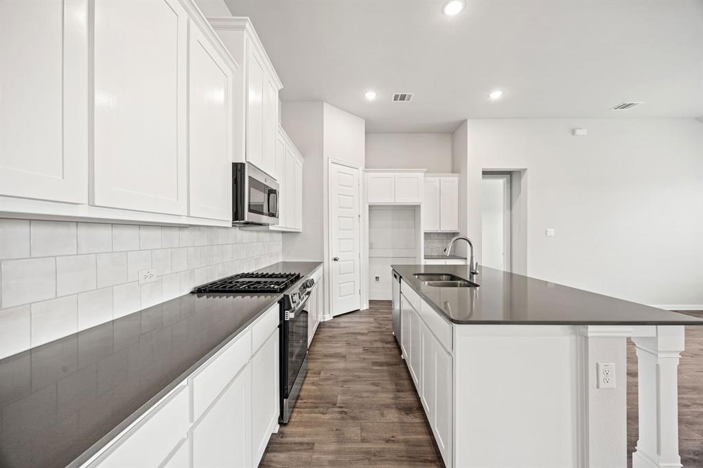 1506 Red Clover Avenue