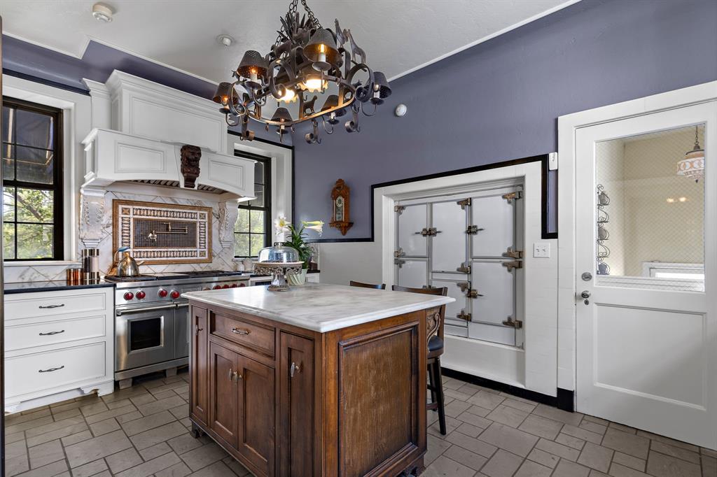 Country Club Estates - Residential