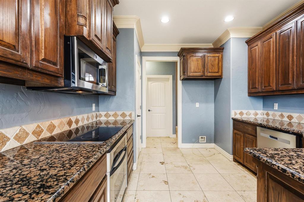 Lake Crest Village - Residential