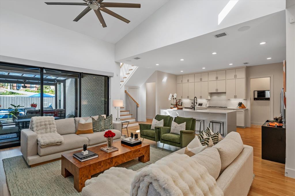 5835 Vickery Boulevard