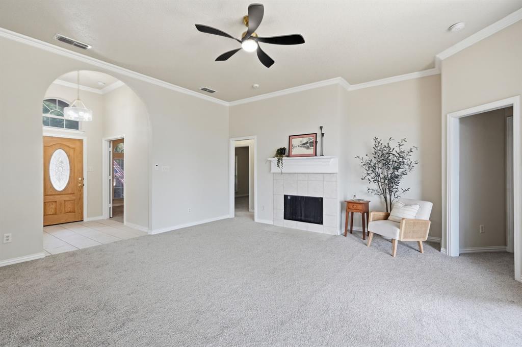 1121 SW Hillside Drive